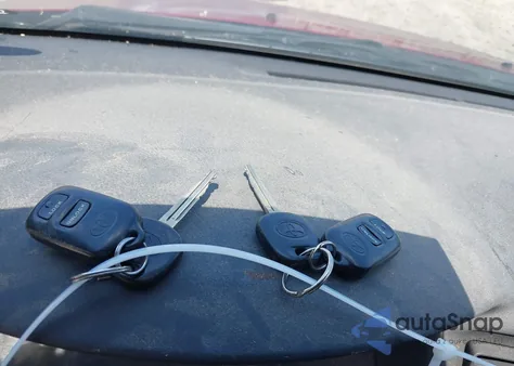 2005 Toyota Corolla S z USA, uszkodzony, nr VIN 1NXBR32E75Z401503